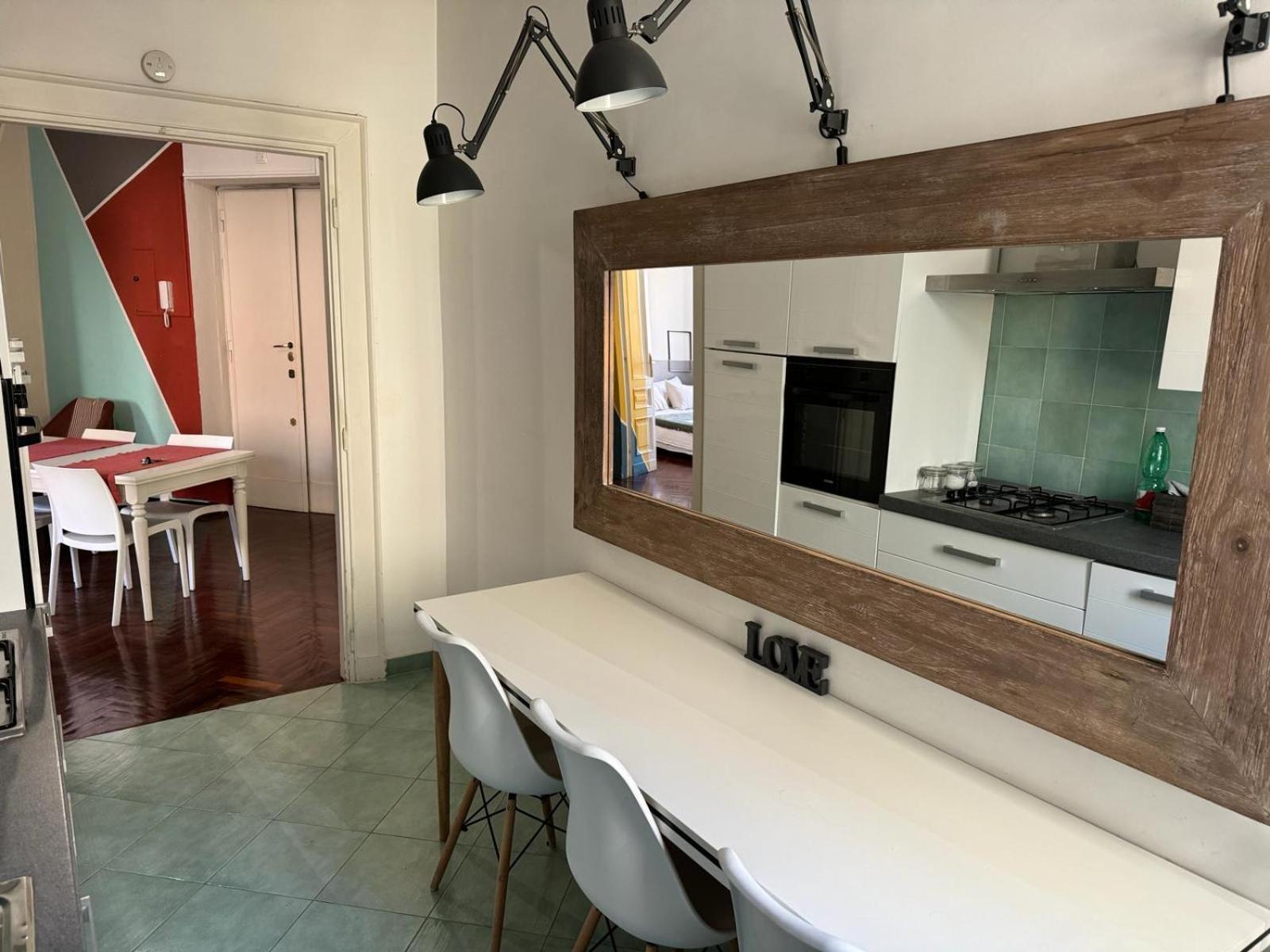 A Colorful Spot For La Dolce * Roma